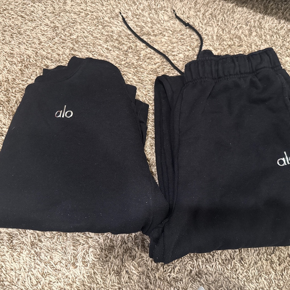ALO Sweatpants & Hoddie